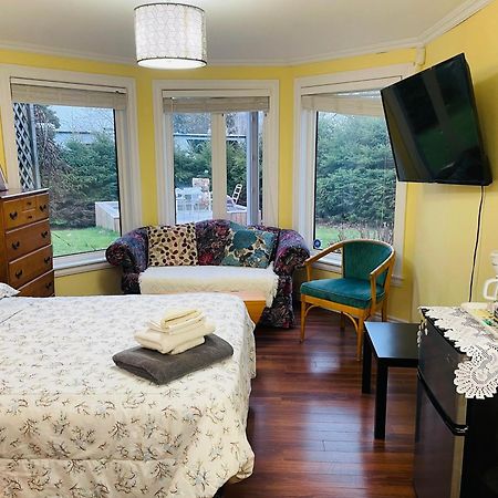 Hotel Lily'S Garden à Charlottetown Extérieur photo