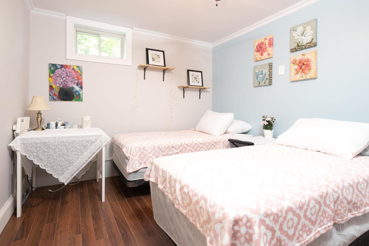 Hotel Lily'S Garden à Charlottetown Extérieur photo