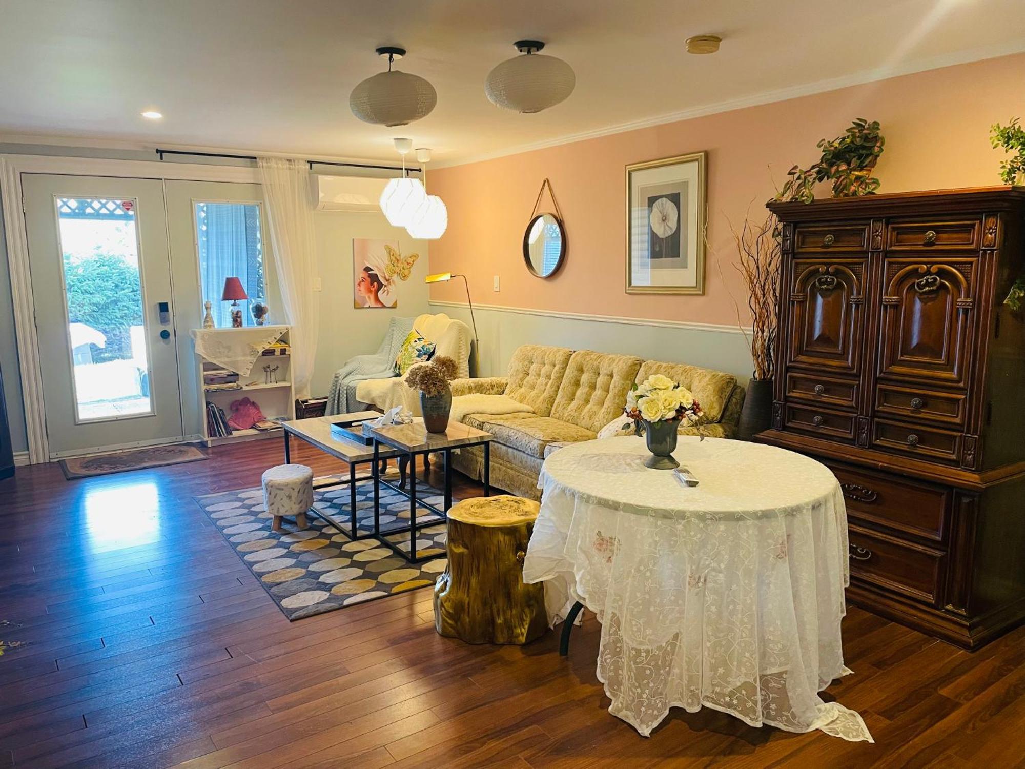 Hotel Lily'S Garden à Charlottetown Extérieur photo